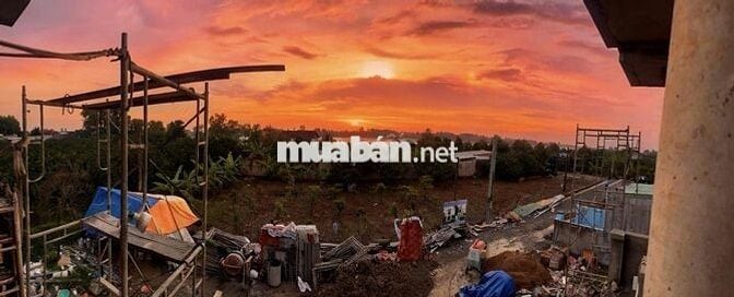 NHÀ 1 TRỆT 1 LẦU VIEW SÔNG – PHONG CÁCH TÂN CỔ ĐIỂN