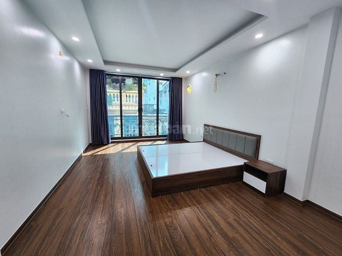 HÀNG HIẾM HOÀNG VĂN THÁI,PHÂN LÔ QUÂN ĐỘI, Ô TÔ TRÁNH,NGÕ THÔNG,Ở SƯỚN HÀNG HIẾM HOÀNG VĂN THÁI,PHÂN LÔ QUÂN ĐỘI, Ô TÔ TRÁNH,NGÕ THÔNG,Ở SƯỚN