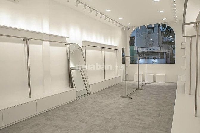 BÁN GẤP NHÀ MẶT TIỀN CALMETTE, GẦN CHỢ BẾN THÀNH, QUẬN 1, CHỈ 39 TỶ TL