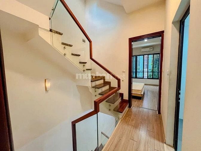 HÀNG HIẾM HOÀNG VĂN THÁI,PHÂN LÔ QUÂN ĐỘI, Ô TÔ TRÁNH,NGÕ THÔNG,Ở SƯỚN HÀNG HIẾM HOÀNG VĂN THÁI,PHÂN LÔ QUÂN ĐỘI, Ô TÔ TRÁNH,NGÕ THÔNG,Ở SƯỚN