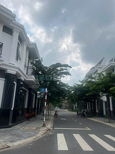 NHÀ PHỐ THƯƠNG MẠI CHỈ 400TR NHẬN NHÀ 