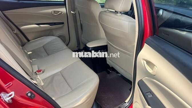 Toyota Vios E CVT 2022 màu đỏ