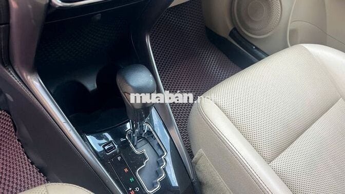 Toyota Vios E CVT 2022 màu đỏ