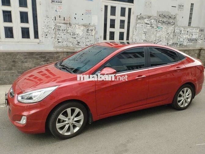 Hyundai Accent Blue 2015 số tự động màu đỏ