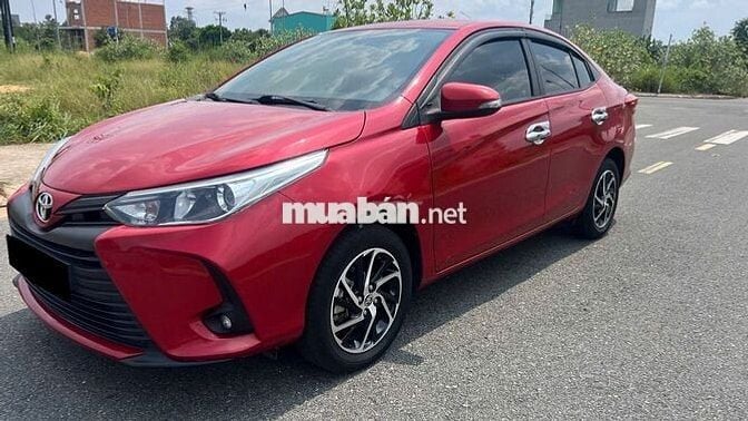 Toyota Vios E CVT 2022 màu đỏ