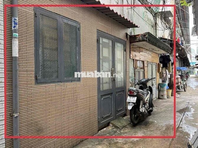 BÁN NHÀ 6,4x6,3  sổ Hồng riêng 2ty980