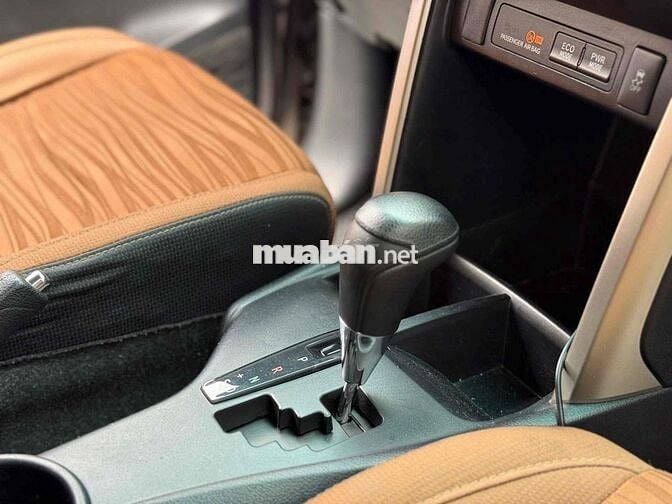 Toyota Innova 2.0G 2019 màu đồng xe gia đình chuẩn