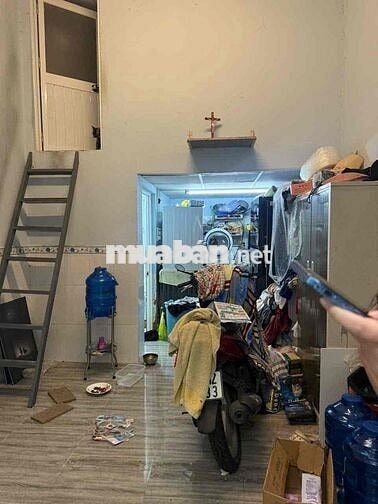 BÁN NHÀ 6,4x6,3  sổ Hồng riêng 2ty980