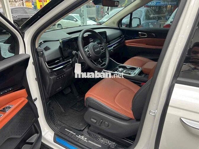 Bán Canival Signature Dầu 2025 siêu lướt 8000km