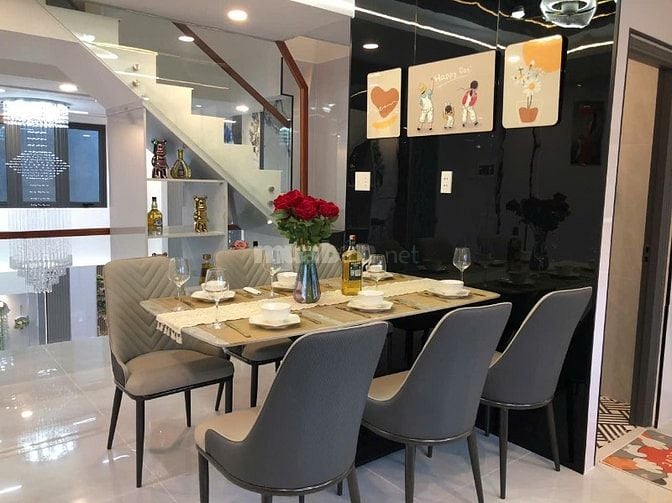 Bán nhà Nguyễn Ảnh Thủ Quận 12 – Hẻm xe hơi 8m, 4PN, full nội thất cao