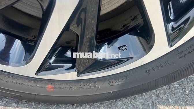 Toyota Vios E CVT 2022 màu đỏ