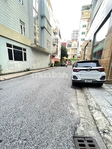 Cho thuê nhà 75m² x 4,5T, Trần Quý Cáp,ô tô đỗ cửa, giá 18tr/th.