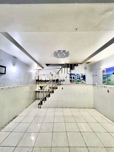 Nhà trung tâm Bình Tân hẻm xe hơi 6m , dọn vào ở ngay . Hồ Văn Long