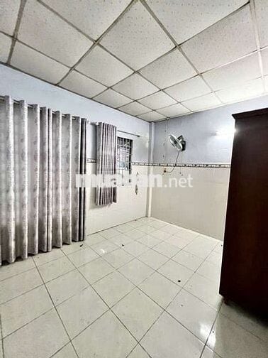 Nhà trung tâm Bình Tân hẻm xe hơi 6m , dọn vào ở ngay . Hồ Văn Long