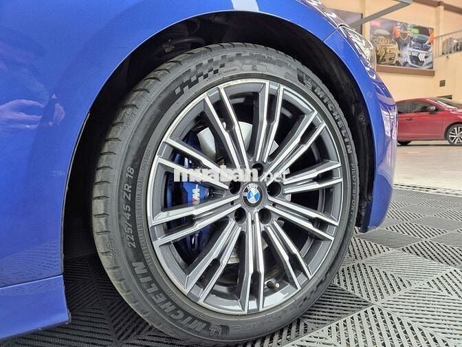 BMW 3 Series model 2022 330i M Sport - 42000 km