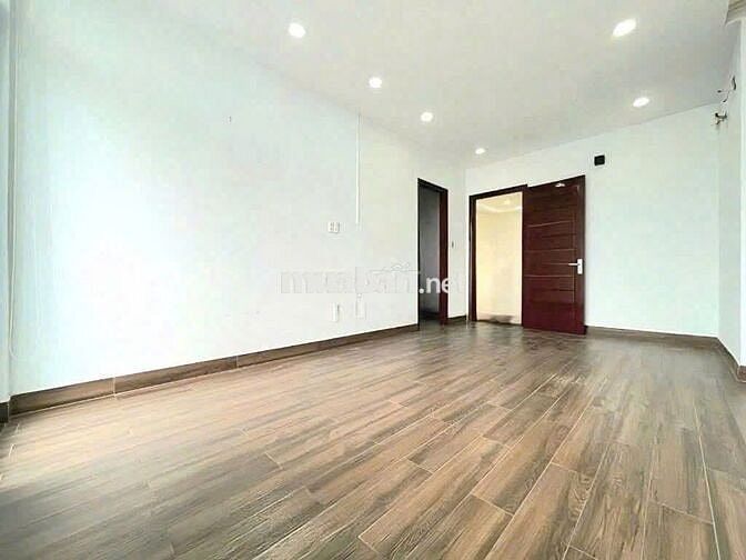 NHÀ VỊ TRÍ ĐẸP-189D Nguyễn Hồng Đào, P14, Tân Bình-4x18m, 3 Tầng,170m2