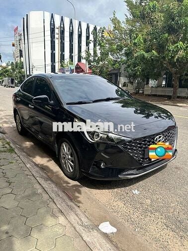 Huyndai accent đen
