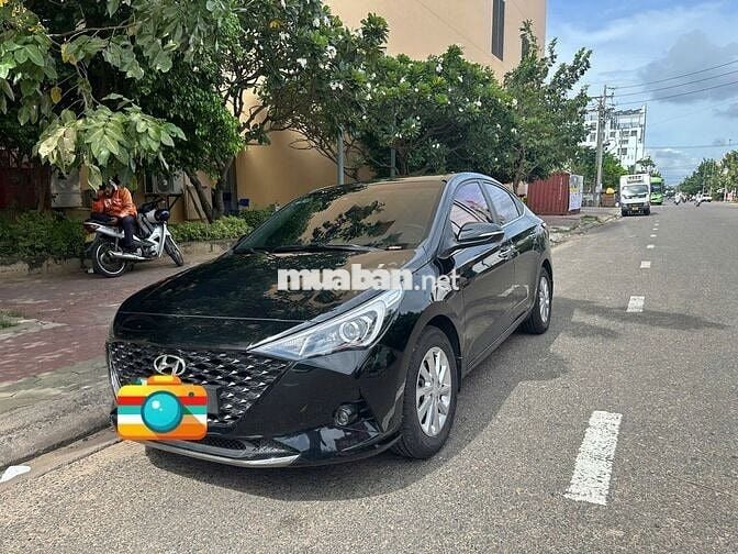 Huyndai accent đen