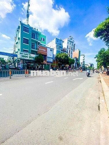 MẶT TIỀN NGUYỄN THÁI SƠN GẦN TRƯỜNG HỌC