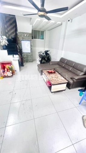 Cho Thuê Mặt Bằng Quận 1 Giá Rẻ Hẻm 1/ Trần Khắc Chân