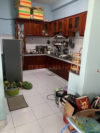 Căn hộ C/c Bàu cát,Tân BÌnh: 2p ngủ,có nội thất-ban công giá 8tr