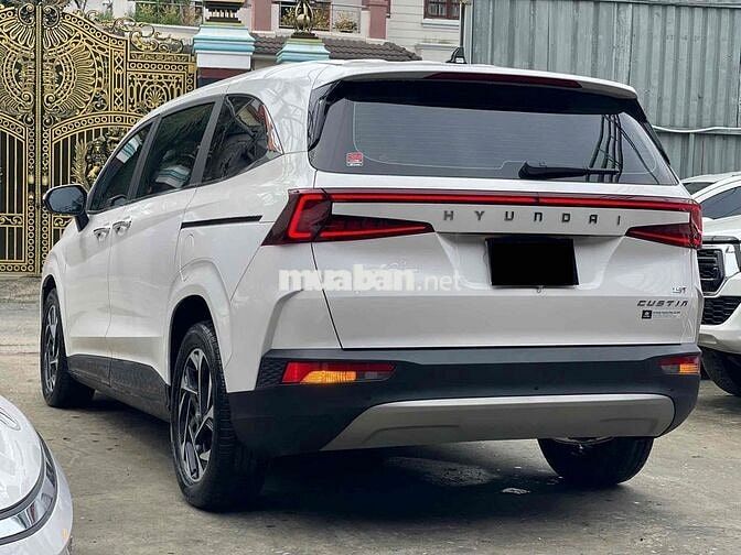 Hyundai Custin 2025 Đặc Biệt 1.5T - 8.000km chuẩn