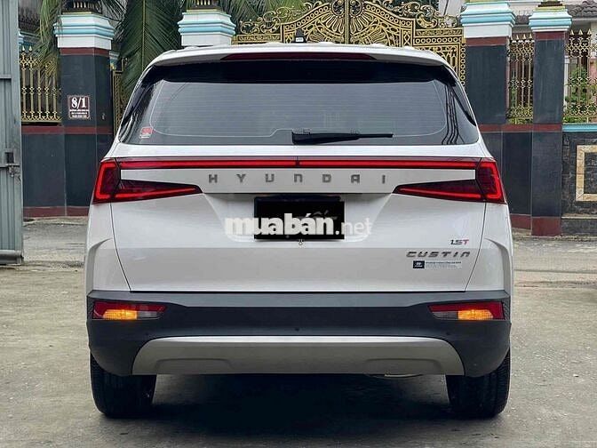 Hyundai Custin 2025 Đặc Biệt 1.5T - 8.000km chuẩn