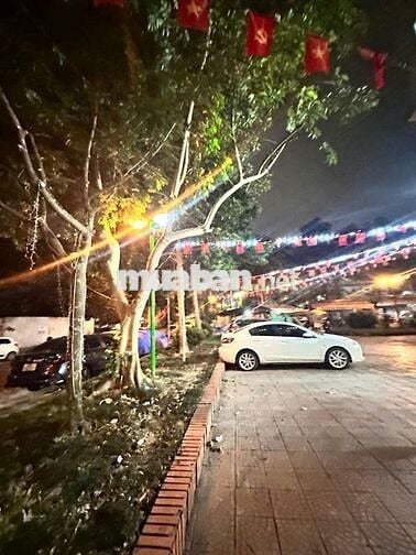 Bán Căn hộ B10C Nam Trung Yên, 71m2,3N,2WC, giá 6.65 tỷ Bán Căn hộ B10C Nam Trung Yên, 71m2,3N,2WC, giá 6.65 tỷ