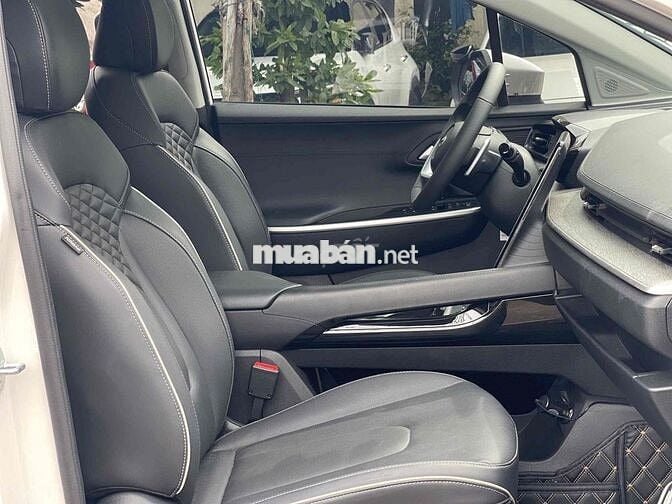 Hyundai Custin 2025 Đặc Biệt 1.5T - 8.000km chuẩn