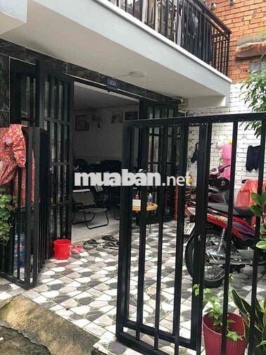 Nhà hẻm thông 4m, có thêm sân trước để hơn 5 xe máy