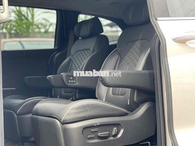 Hyundai Custin 2025 Đặc Biệt 1.5T - 8.000km chuẩn