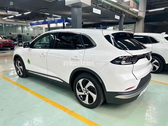 Sẵn lô VF8s 2024 mua Pin CATL Đủ màu Odo < 50km