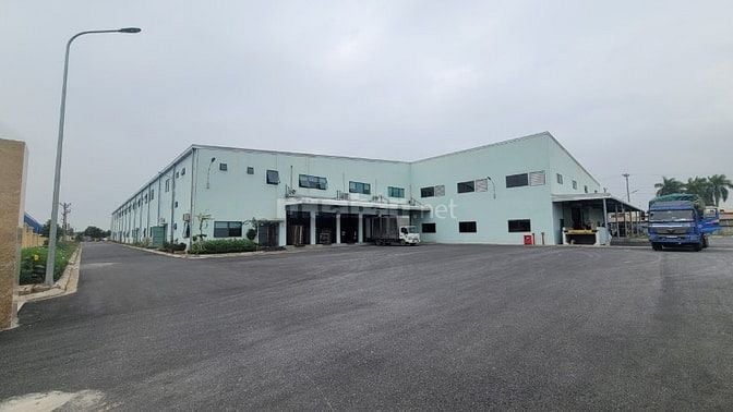 Tuyển công nhân đủ sức khỏe trên 18 tuổi