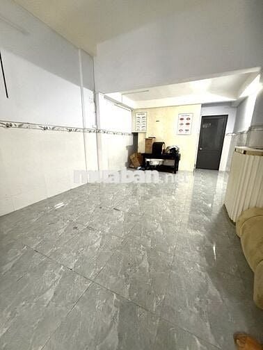 Bán nhà Q11 đường Lạc Long Quân MT chợ 4 X 17m 3L 10PN kinh doanh tốt