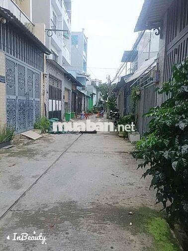 Cho thuê nhà 3 tầng (4m x 15m) có 3 phòng ngủ hẻm 5m gần chợ trường