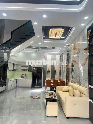 Nhà mặt tiền 4 tầng Dĩ An, 4PN,4WC, Tặng full nội Thất hơn 5 tỷ