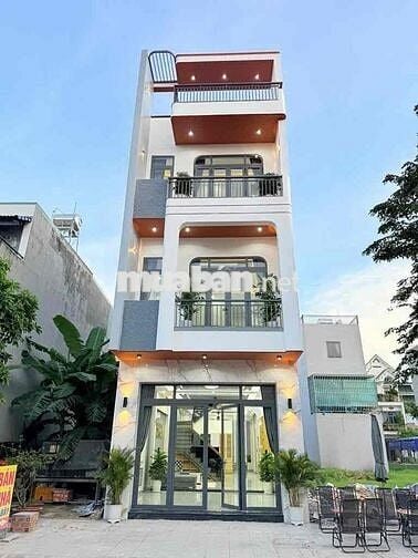 Nhà mặt tiền 4 tầng Dĩ An, 4PN,4WC, Tặng full nội Thất hơn 5 tỷ