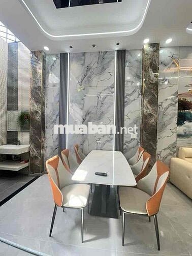 Nhà mặt tiền 4 tầng Dĩ An, 4PN,4WC, Tặng full nội Thất hơn 5 tỷ
