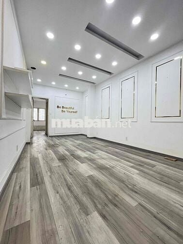 CHO THUÊ NHÀ MẶT TIỀN - 1 TRỆT 4 LẦU ST - NHÀ CÒN MỚI - GẦN HÀNG XANH