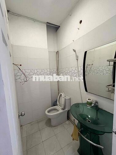 CHO THUÊ NHÀ MẶT TIỀN - 1 TRỆT 4 LẦU ST - NHÀ CÒN MỚI - GẦN HÀNG XANH