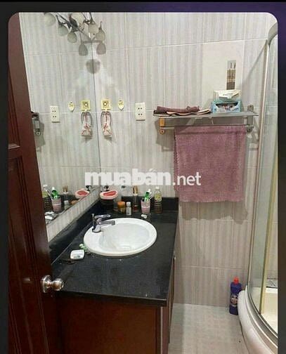 Cho thuê nhà nguyên căn.Đường Cách Mạng Tháng Tám.Phường 13.Quận 10.