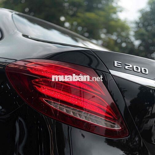 Mercedes E200 Model 2020 - Đen Nâu - 62.000 km