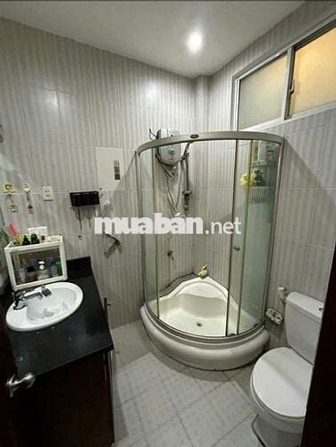 Cho thuê nhà nguyên căn.Đường Cách Mạng Tháng Tám.Phường 13.Quận 10.