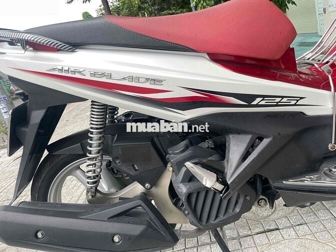 cần bán ab 125/2013 xe rất đẹp nhà sử dụng kĩ !