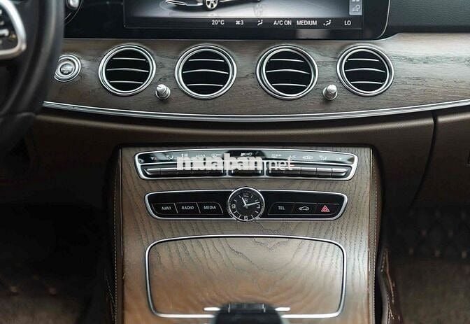 Mercedes E200 Model 2020 - Đen Nâu - 62.000 km