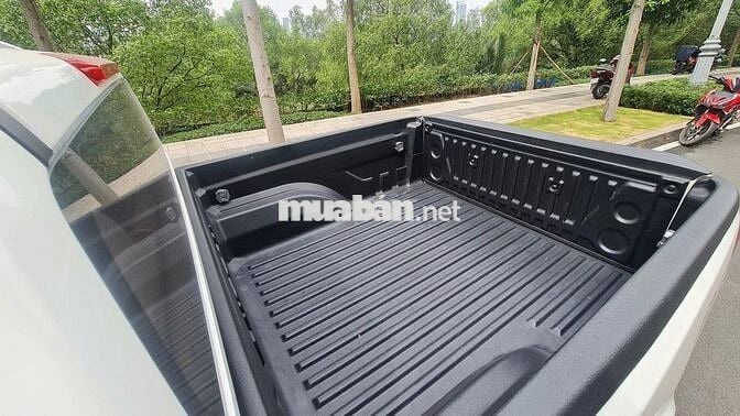 Nissan Navara 2018 VL 2.5 AT 4WD - 39000 km