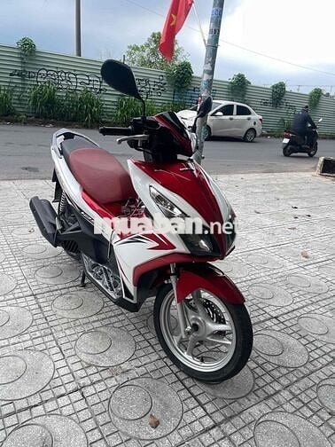 cần bán ab 125/2013 xe rất đẹp nhà sử dụng kĩ !