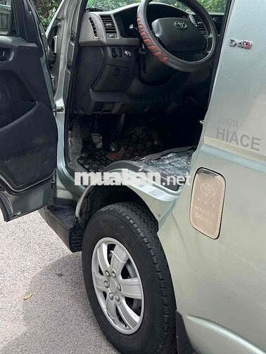 Toyota Hiace 2006 - Máy dầu, số sàn, 6 chỗ