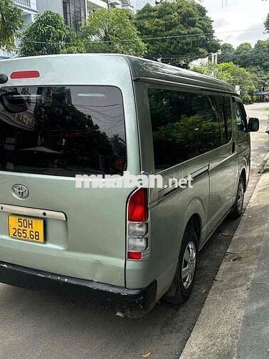 Toyota Hiace 2006 - Máy dầu, số sàn, 6 chỗ