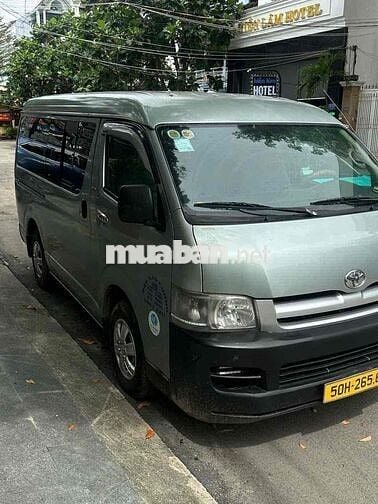 Toyota Hiace 2006 - Máy dầu, số sàn, 6 chỗ
